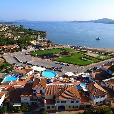 Residence Riva Azzurra Cannigione Bagian luar foto
