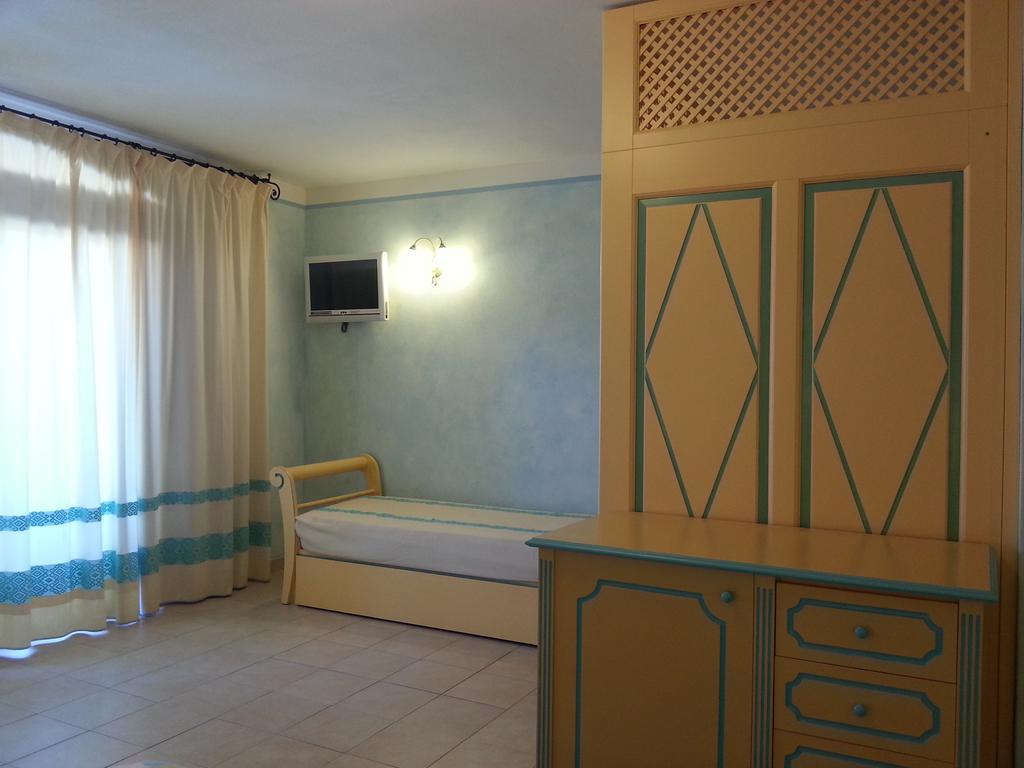 Residence Riva Azzurra Cannigione Ruang foto