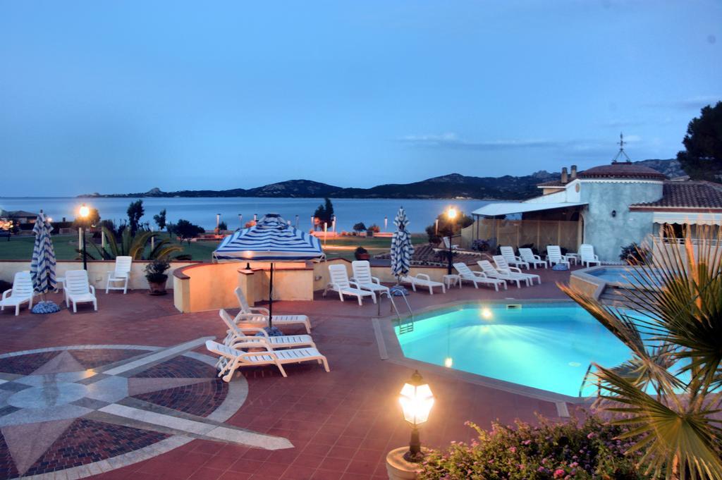 Residence Riva Azzurra Cannigione Bagian luar foto