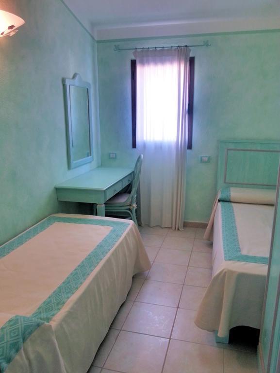 Residence Riva Azzurra Cannigione Ruang foto