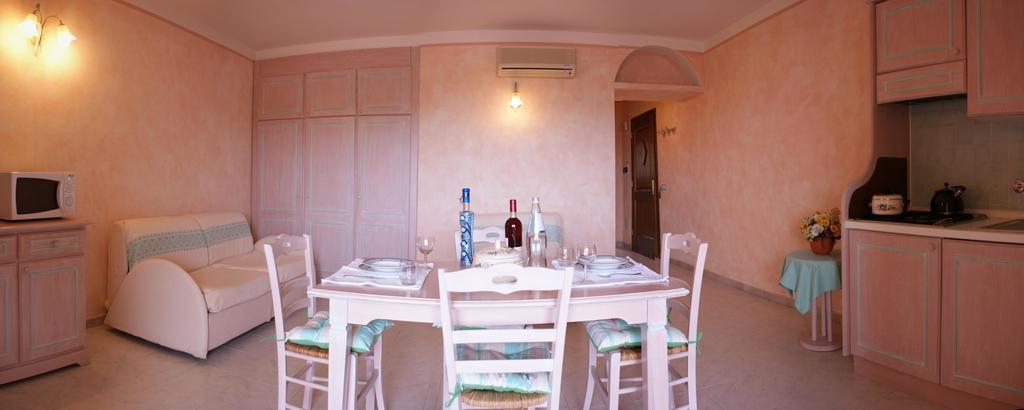 Residence Riva Azzurra Cannigione Bagian luar foto