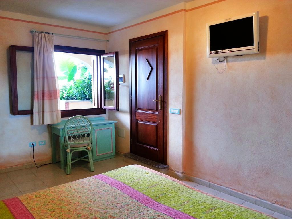 Residence Riva Azzurra Cannigione Ruang foto
