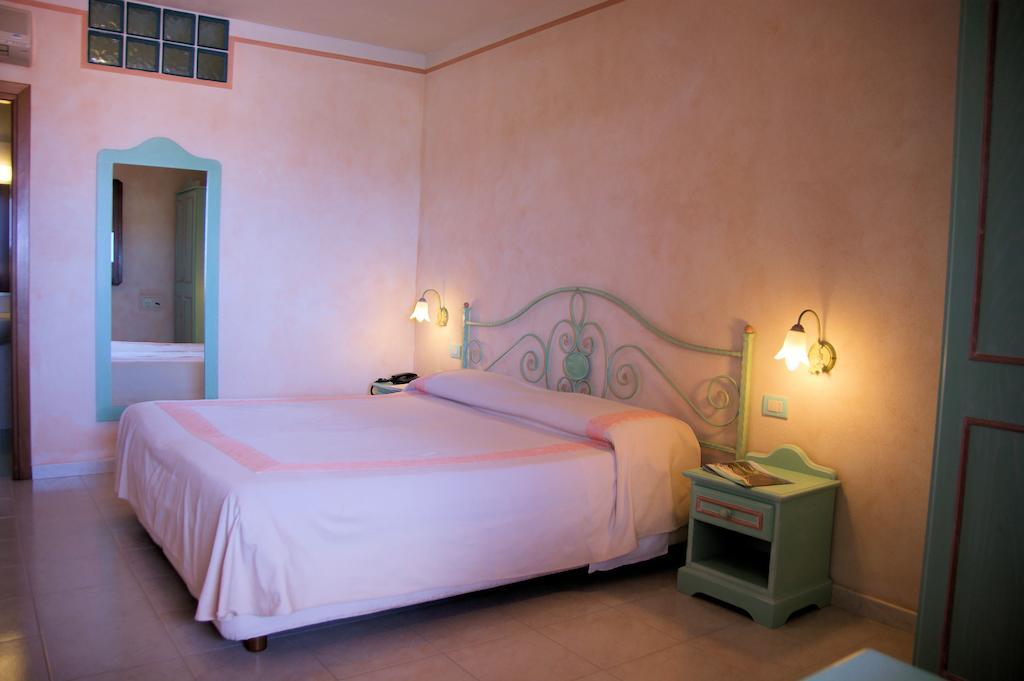 Residence Riva Azzurra Cannigione Ruang foto