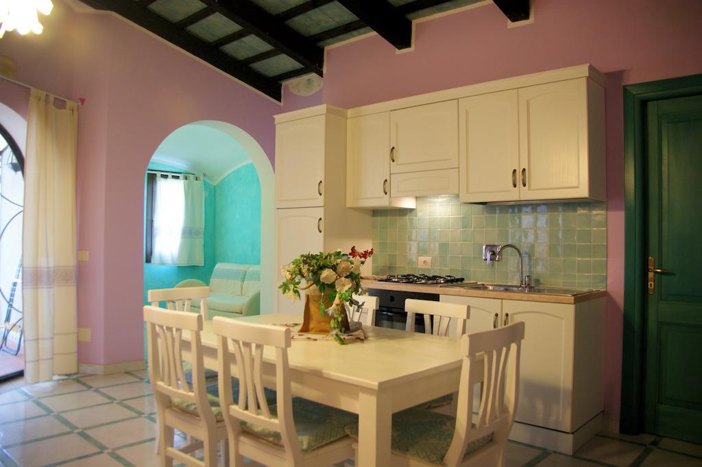 Residence Riva Azzurra Cannigione Ruang foto