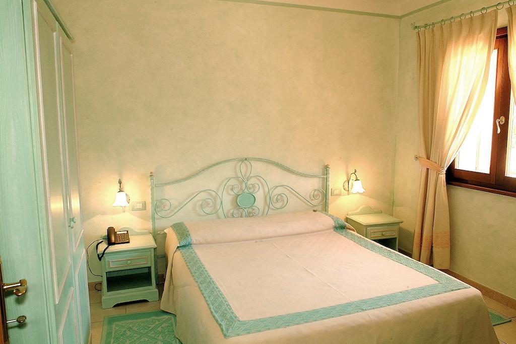 Residence Riva Azzurra Cannigione Ruang foto