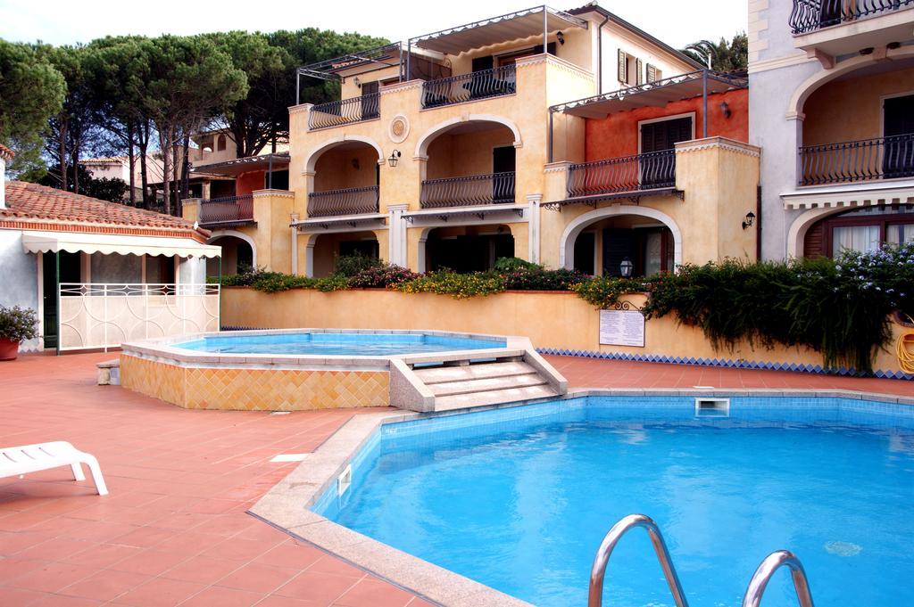Residence Riva Azzurra Cannigione Bagian luar foto