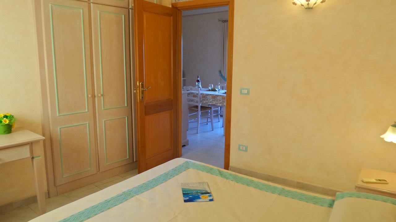 Residence Riva Azzurra Cannigione Bagian luar foto